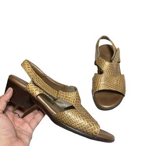 SAS Shoes Suntimer Heel Strap Sandals Yellow Croc Size 8W